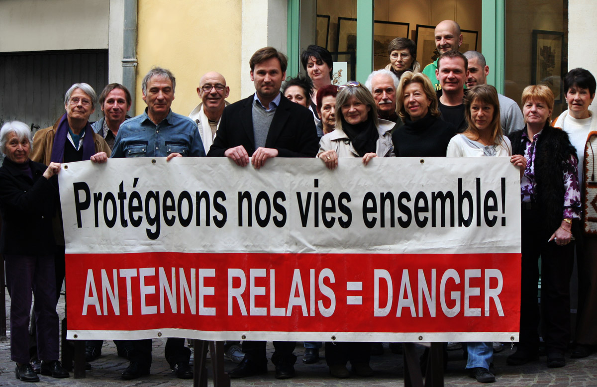 Antenne_Relais_Danger_Beziers_Collectif_Viennet