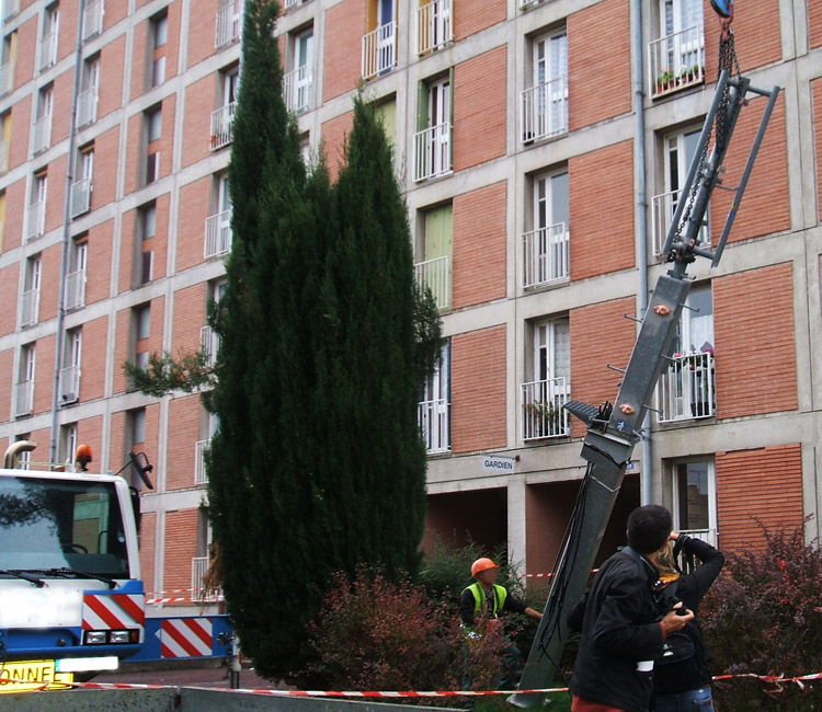 Antennes_Relais_Bouygues_Telecom_Demantelees_Albi_Rayssac_Grutages_Deposes_Pylone__30_09_2010