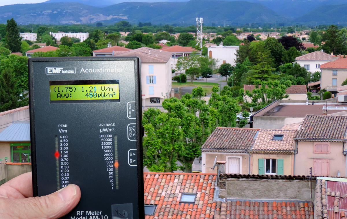 BST_Orange_Livron_Mesure_CEM_HF_Antennes_relais_panneau_cellulaire_GSM_900MHz_UMTS_3G_2100MHz_LTE_4G_800MHz_DSCN6650.jpg