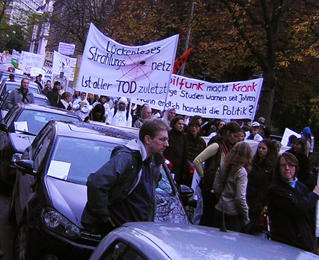 EHS_Demo_in_Stuttgar_14_11_2009_1