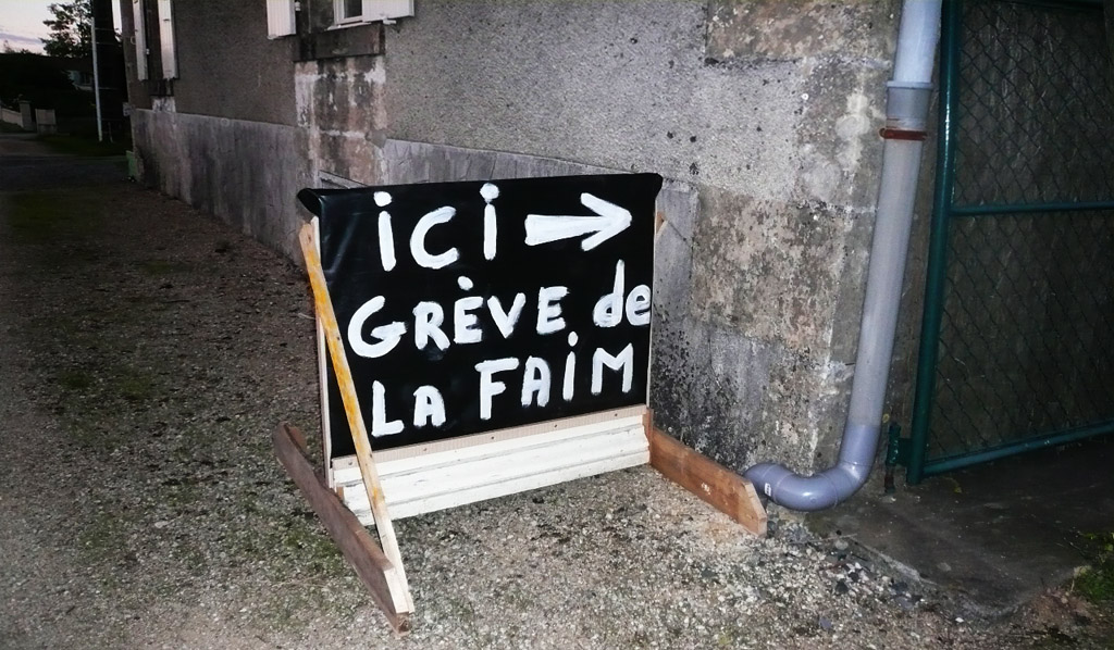 EHS_Greve_de_la_faim_Collectif_Foussais_Payre_Antenne_relais_SFR