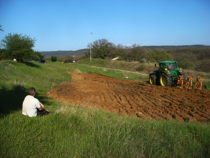 EHS_Zone_Refuge_labourage_labourage_potager_charrue_tri_socles_avril_2010