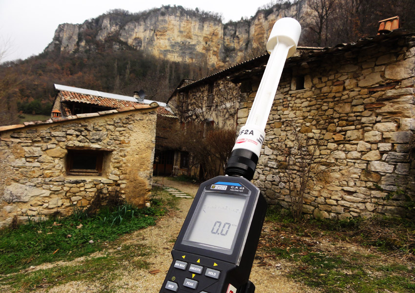 France_Accueil_EMF_Refugies_Japonais_Mesure_EMF_2500_MHz