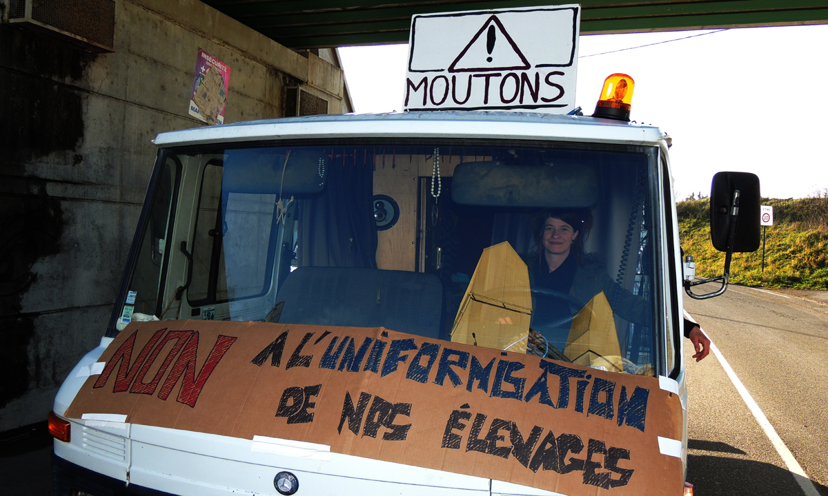 Non_Pucage_RFID_Directives_Europeennes_liberticides_Radiations_Oui_a_la_Sante_1200_DSCN0368