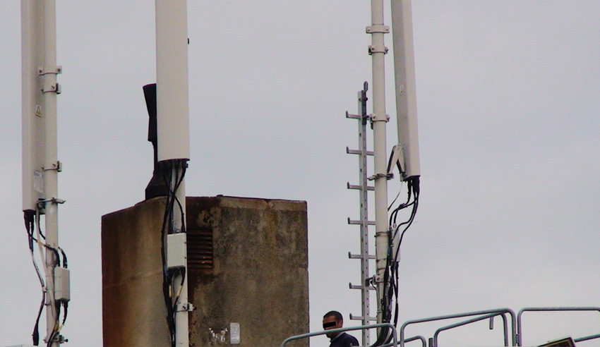 Repere_regard_technicien_de_maintenance_Antennes_relais_2010