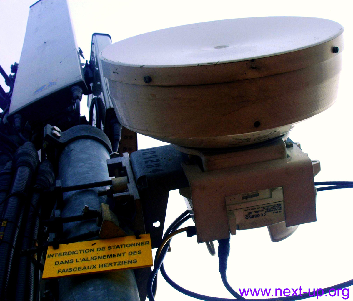 Repeteur_Hertzien_Antennes_Relais_Avertissement_Irradiation_1200.jpg