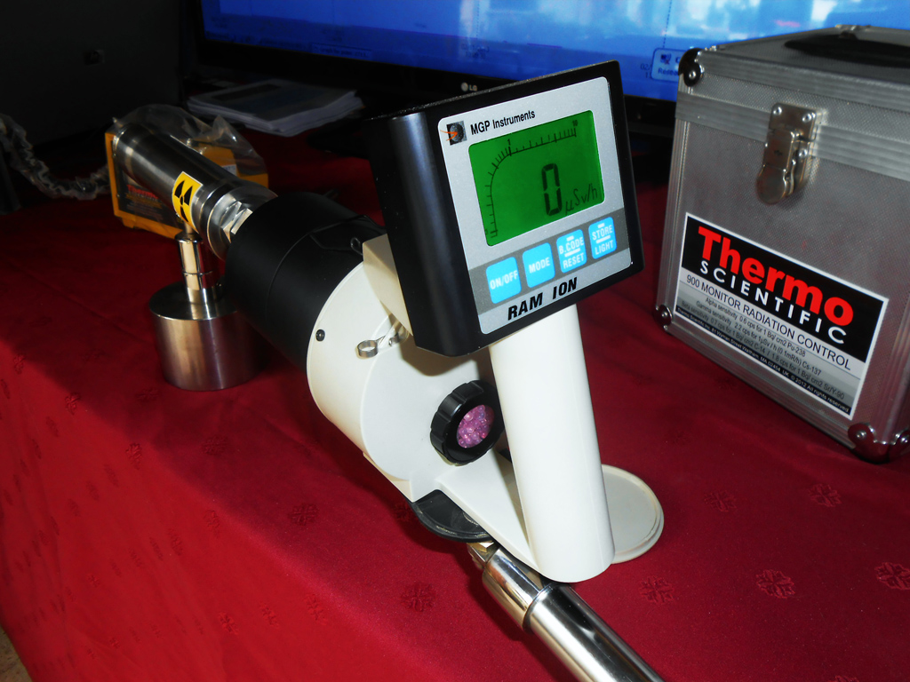 Tricastin_Demo_Visualisation_Valeur_Dose_micro_Sivert_heure_chambre_ionisation_ecran_LED_1024