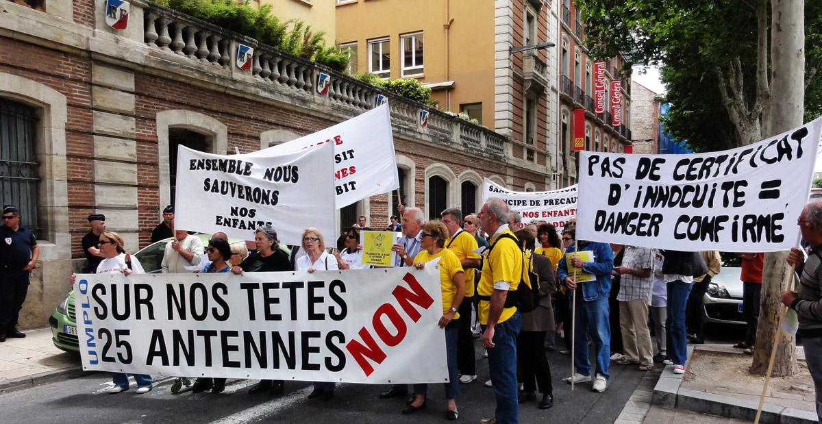 UMPLO_Villeneuve_de_la_Raho_Manifestation_antennes_relais_Perpignan_08_06_2011